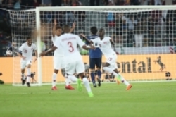 آمار کامل جام ملت‌های آسیا  ایران و سردار آزمون، شوتزن‌ترین تیم و بازیکن جام هفدهم