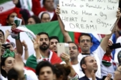واکنش فیفا به بنر جالب هوادار ایرانی در دیدار ایران و اسپانیا + عکس