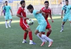 شکست پرسپولیس ۹ نفره مقابل فولاد خوزستان/ بازی ۲۰ دقیقه‌ای سیدجلال