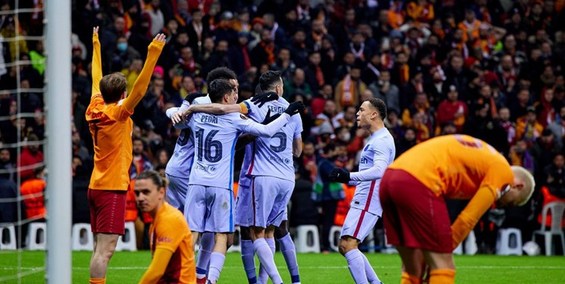 لیگ اروپا|صعود بارسلونا با فتح استانبول حذف لورکوزن با حضور 30 دقیقه ای آزمون